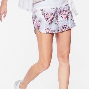 Athleta Run Free 3.5” floral shorts